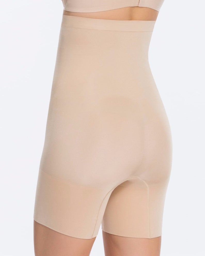 Shorts Spanx de talle alto hasta la mitad del muslo n.° SS1915